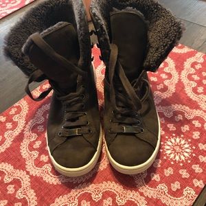 Uggs! Ankle boots! Wore once, too narrow for me! True Size 8 but a narrow 8